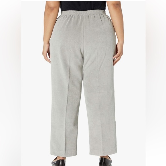 NEW Alfred Dunner Corduroy Pants Comfort Elastic Waist 18P Short Light Gray - Picture 2 of 9